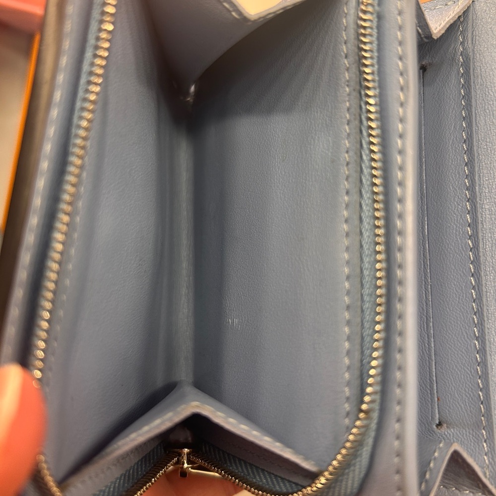 Louis Vuitton Blue Ombré Monogram Mahina Wallet - Picture 9 of 14